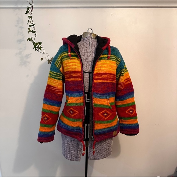 Northern Lifestyles Canada Multicoloured Hand Knit Zip Up Sweater - Picture 2 of 10